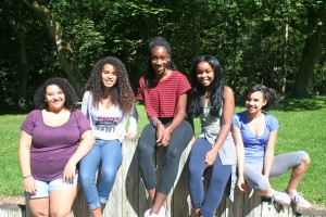 Sara ('14), Nellie ('14), Alexandra ('15), Kesi ('15), Tanaja ('16)